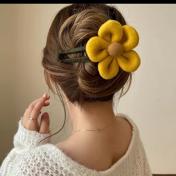 New Women’s plush Flower Hair Claw Clip Pin Floral Hair Accessories in 6 Color - Picture 11 of 16